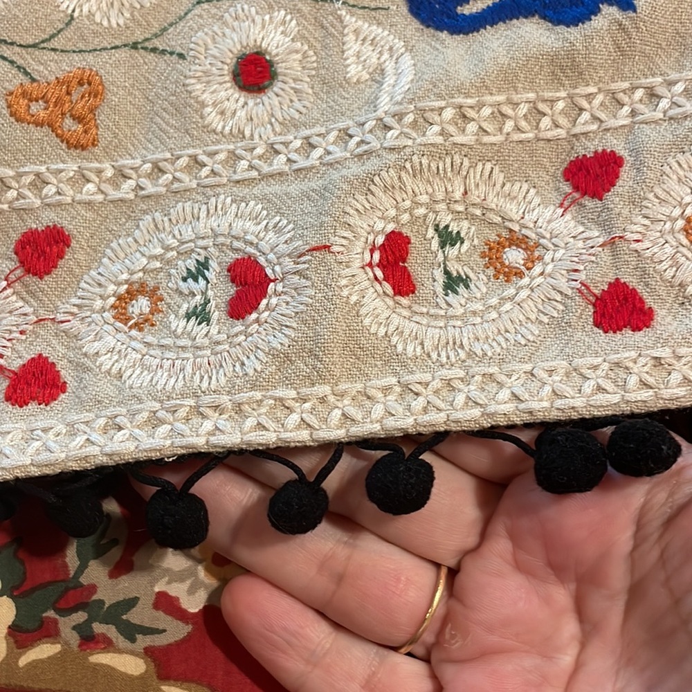 ❤️ Adorable Altar’d State Embroidered Mini Skirt, NWT!& Matching Pom Earrings 😍 - Picture 6 of 16